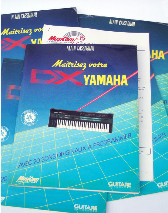 Synthétiseur Yamaha DX7 (Objet physique)